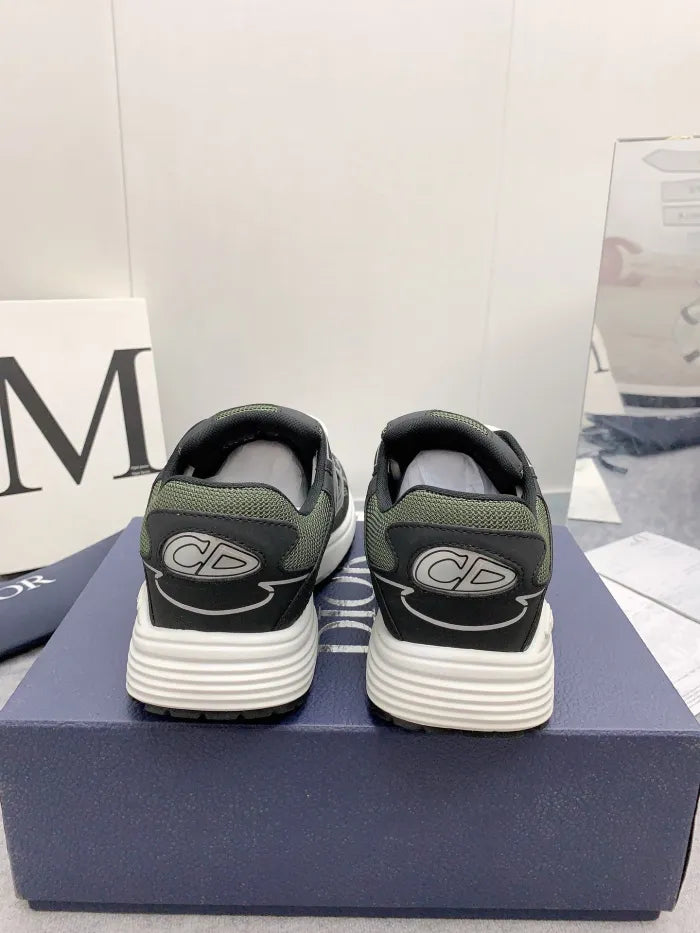 D - SNEAKERS