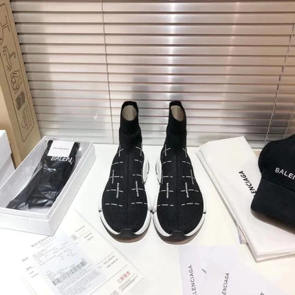 B - SNEAKERS