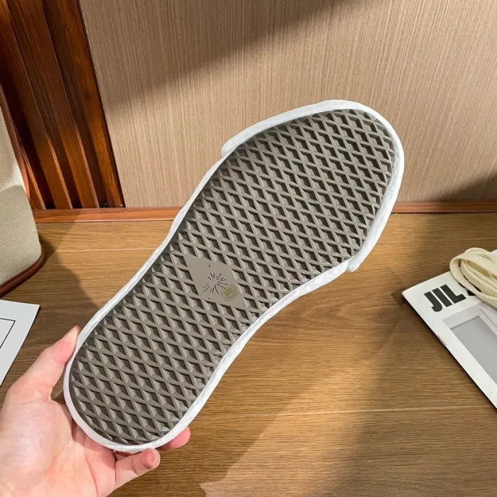 A - SNEAKERS