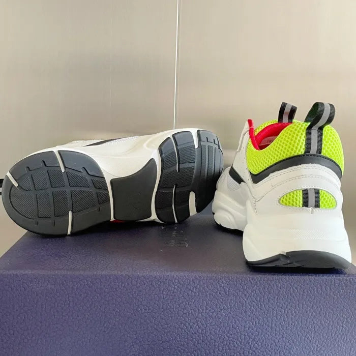 D - SNEAKERS