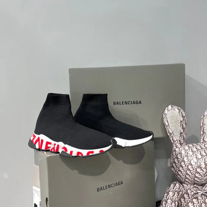 B - SNEAKERS