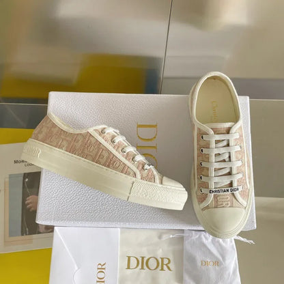 D - SNEAKERS