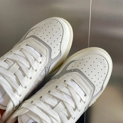 D - SNEAKERS