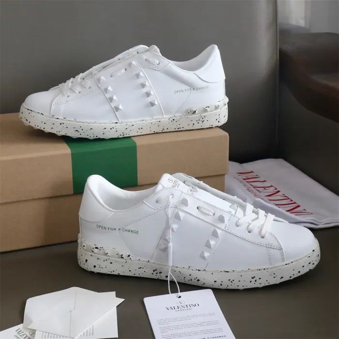 V - SNEAKERS