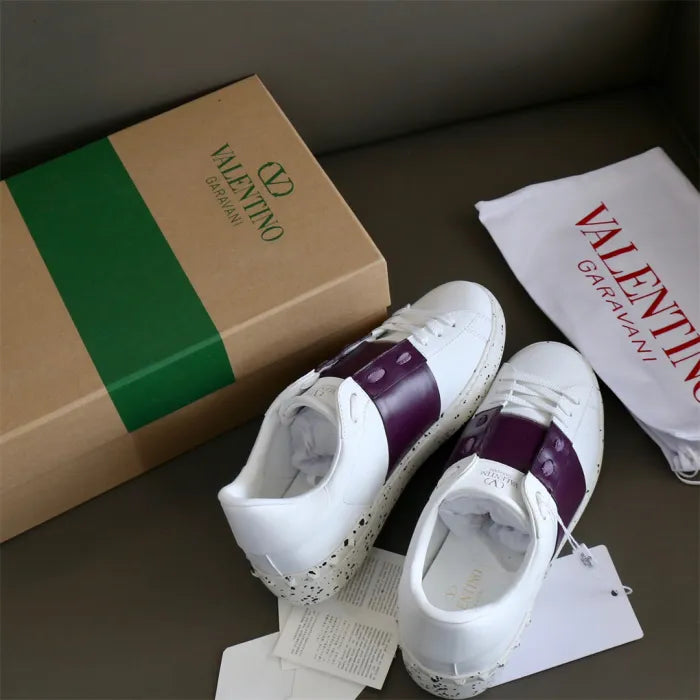V - SNEAKERS