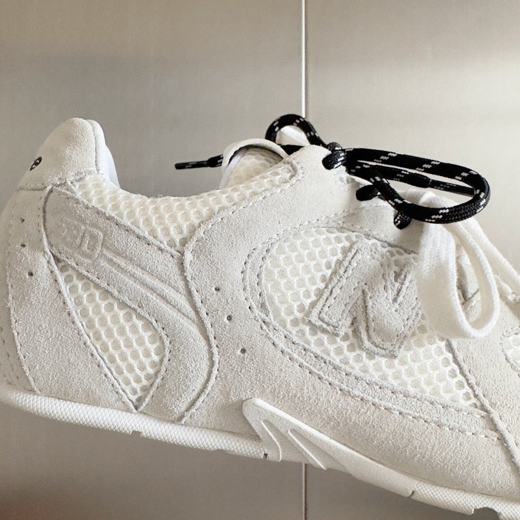 M-Sneakers