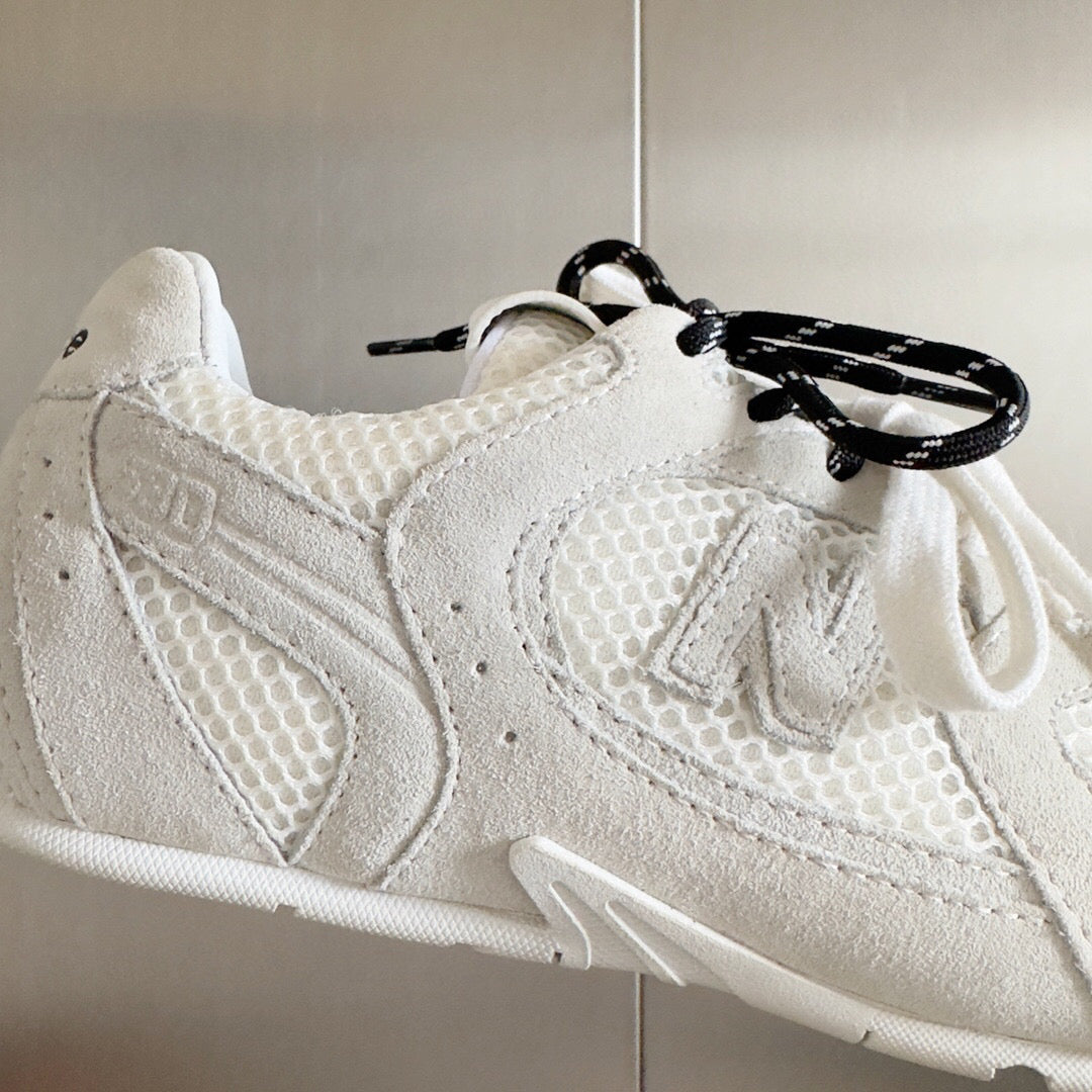 M-Sneakers