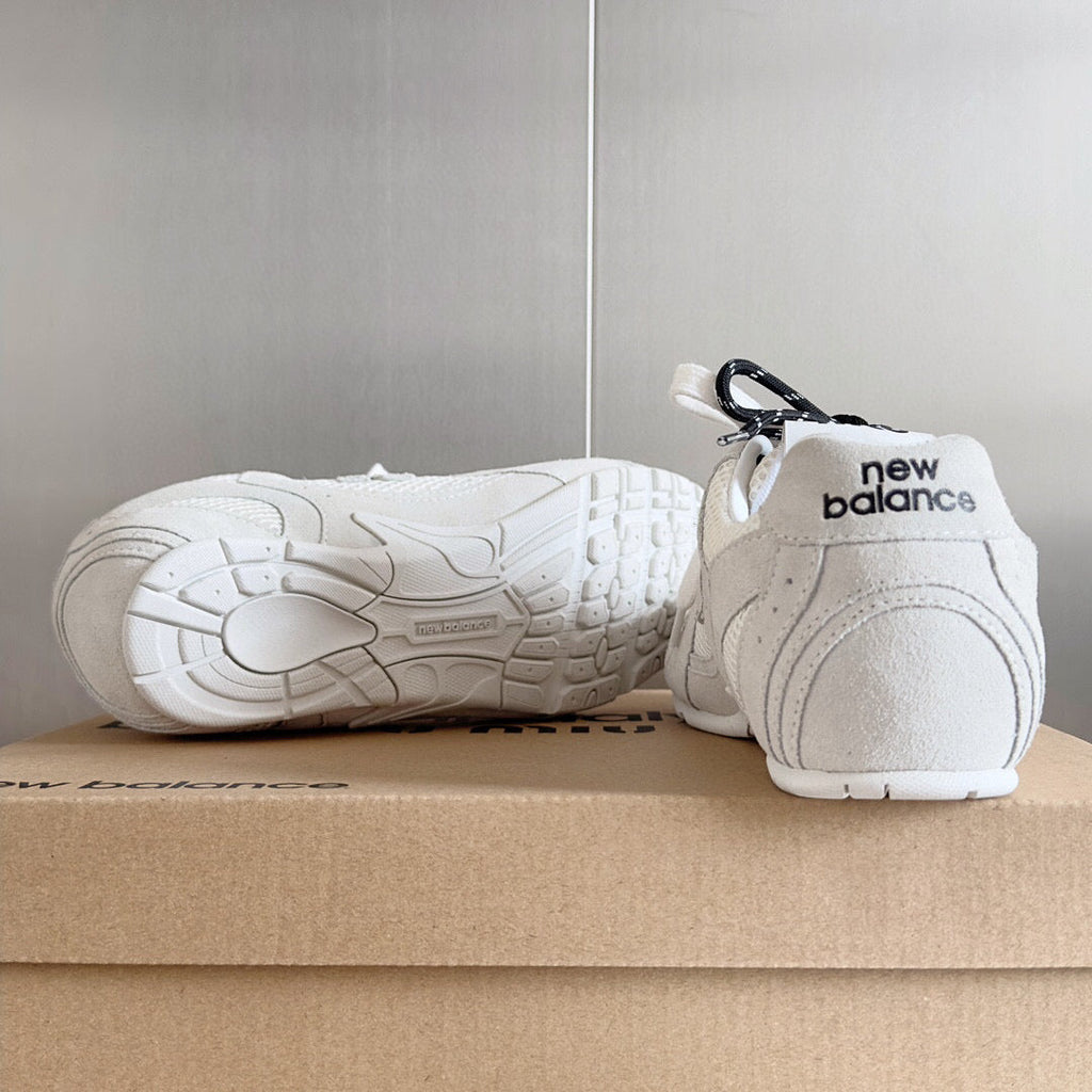 M-Sneakers