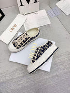 D-Sneakers