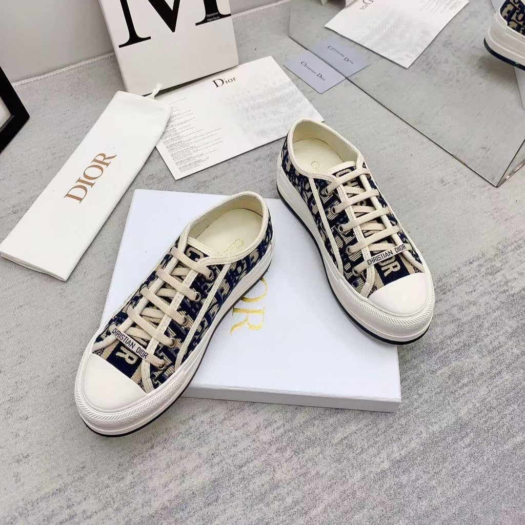 D-Sneakers