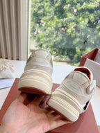 L-Sneakers