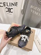 M-Sneakers