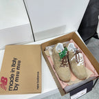 M-Sneakers