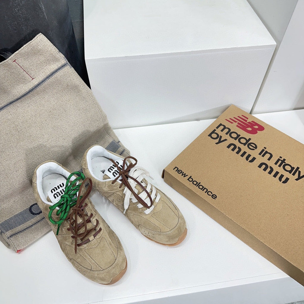 M-Sneakers