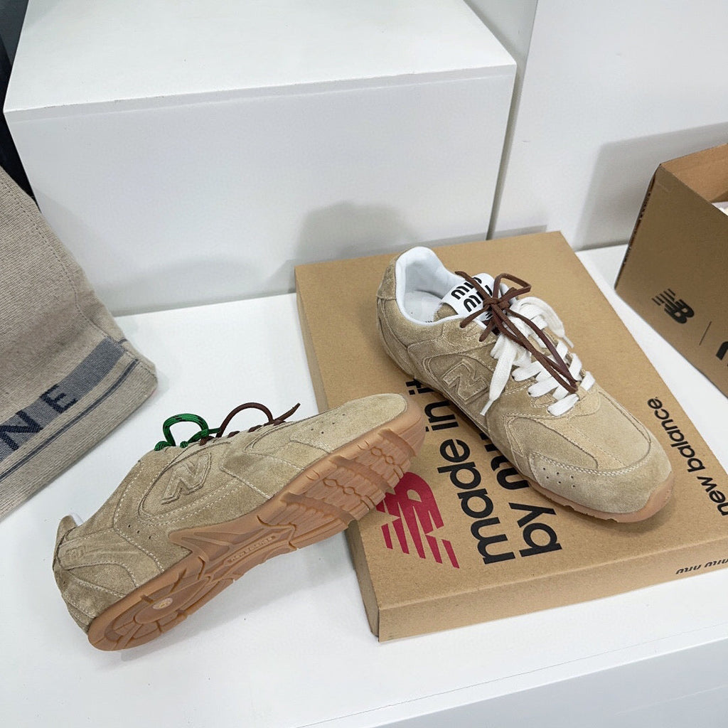 M-Sneakers