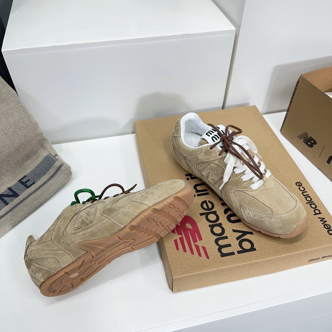 M-Sneakers