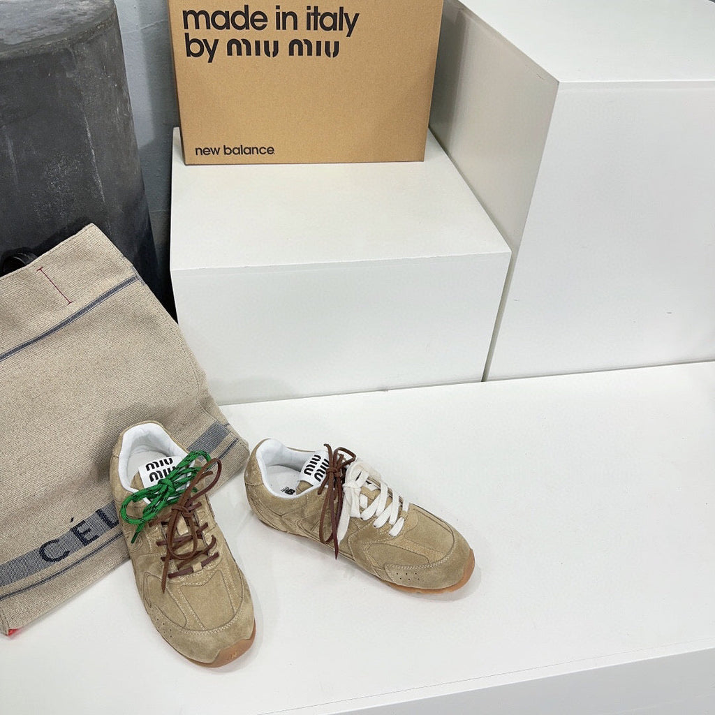 M-Sneakers