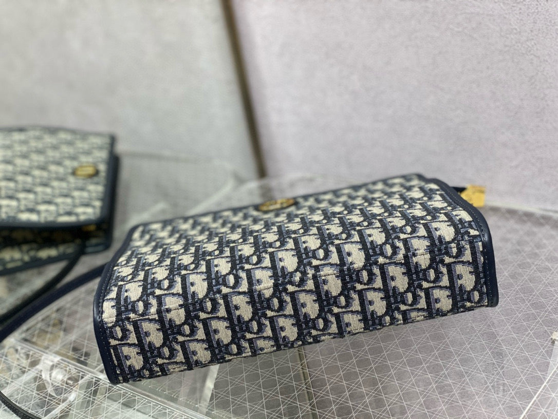 D-Book Tote