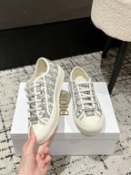 D-Sneakers