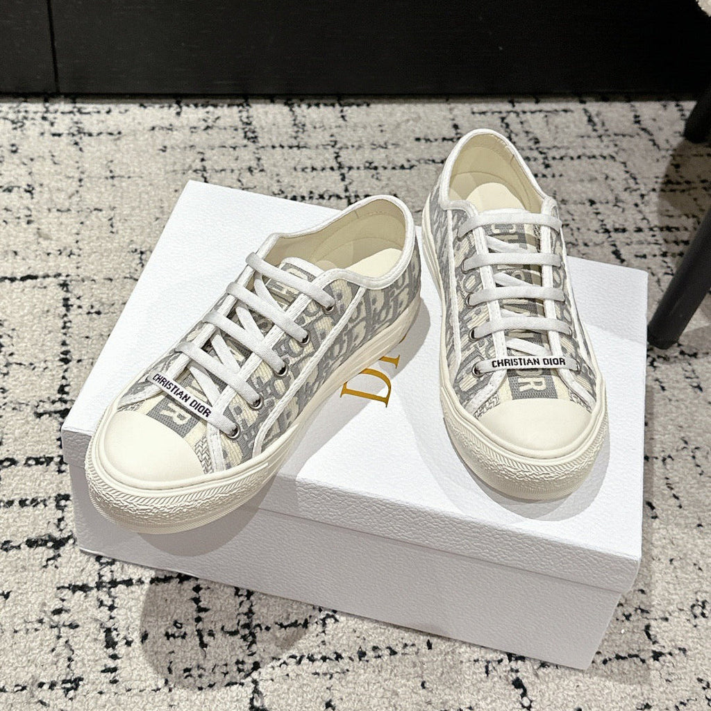 D-Sneakers