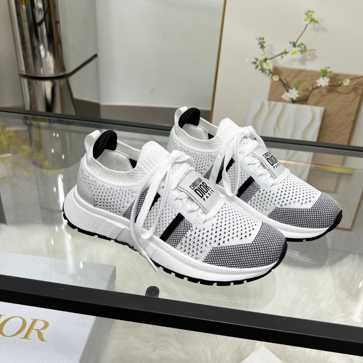 D-Sneakers