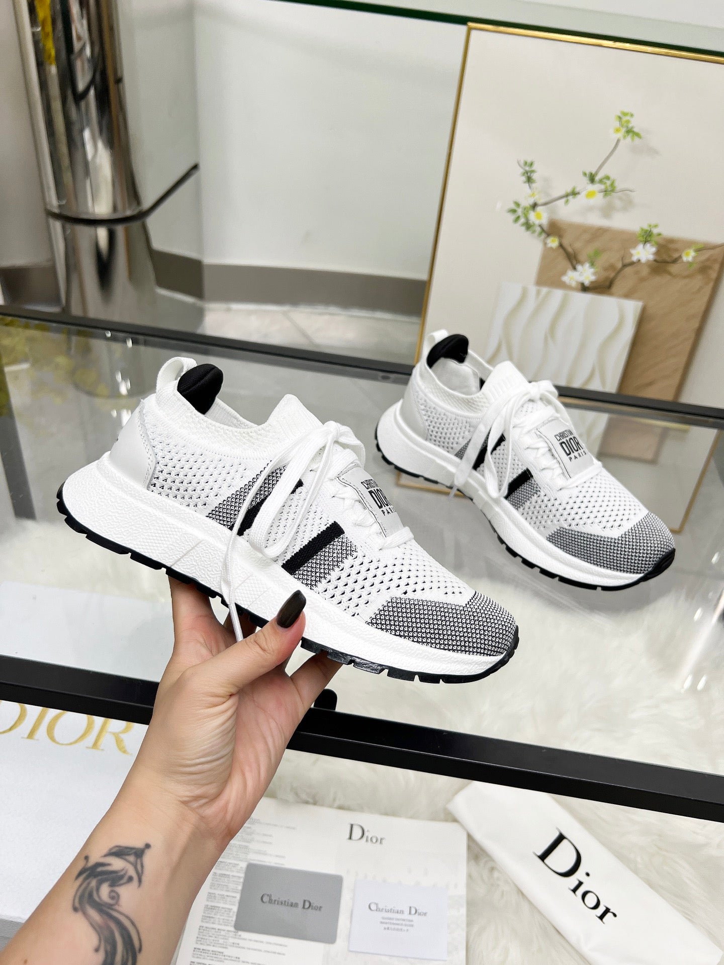 D-Sneakers