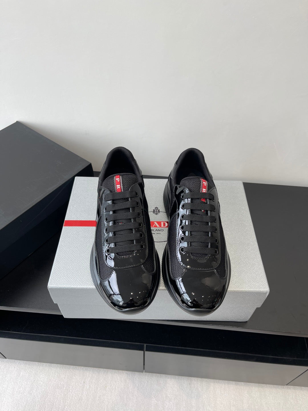 P-Sneakers