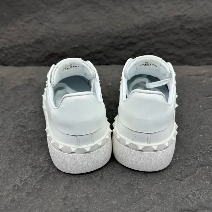 V - SNEAKERS