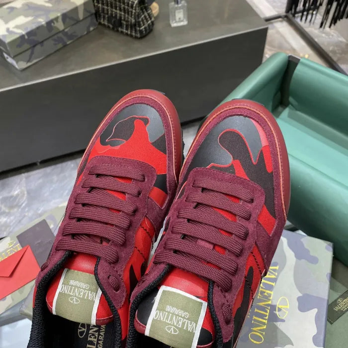 V - SNEAKERS