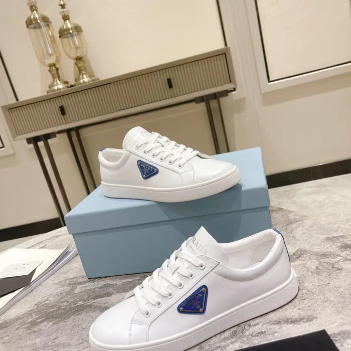 P - SNEAKERS
