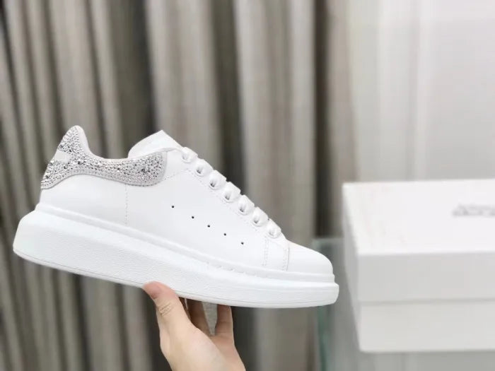 A - SNEAKERS
