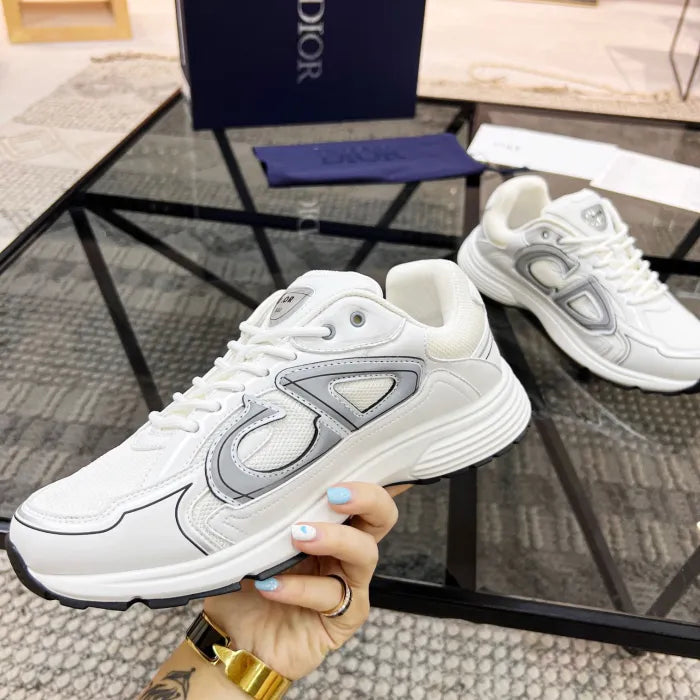 B - SNEAKERS