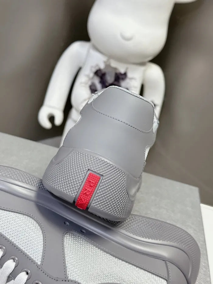 P - SNEAKERS
