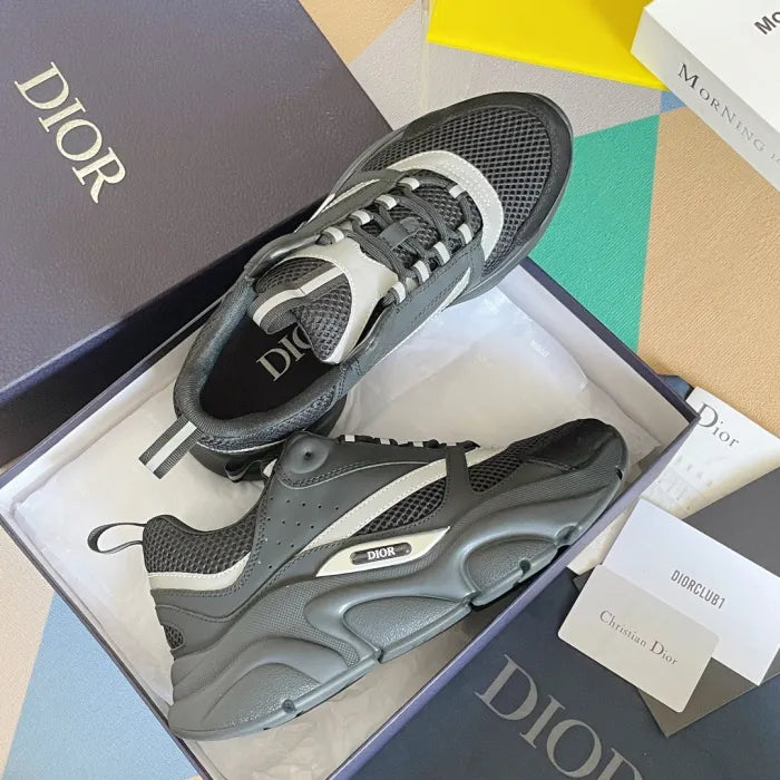 D - SNEAKERS