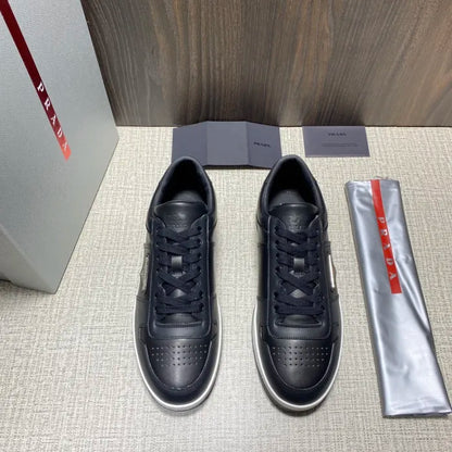 P - SNEAKERS