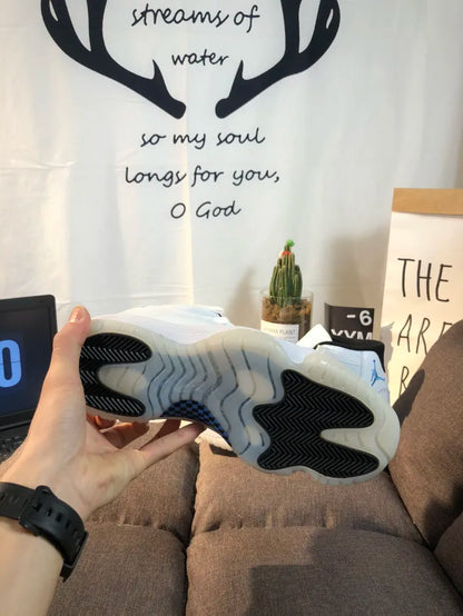 N - SNEAKERS