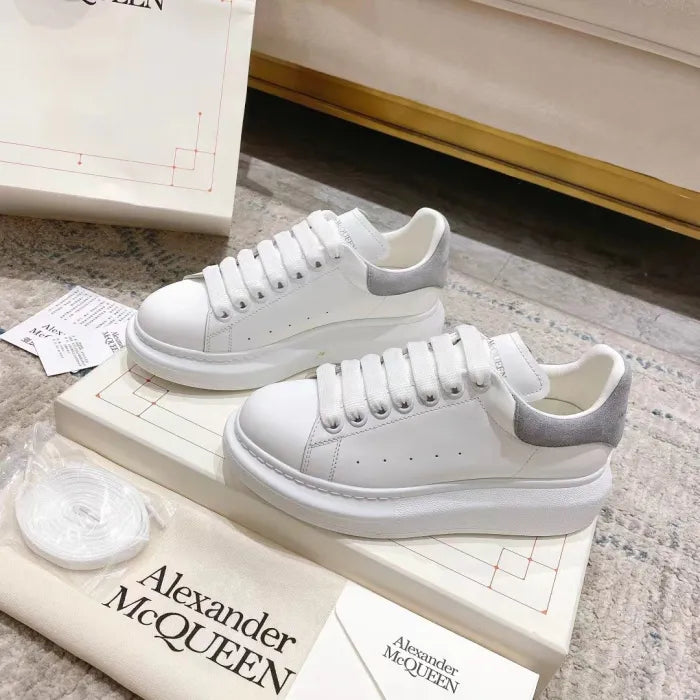 A - SNEAKERS