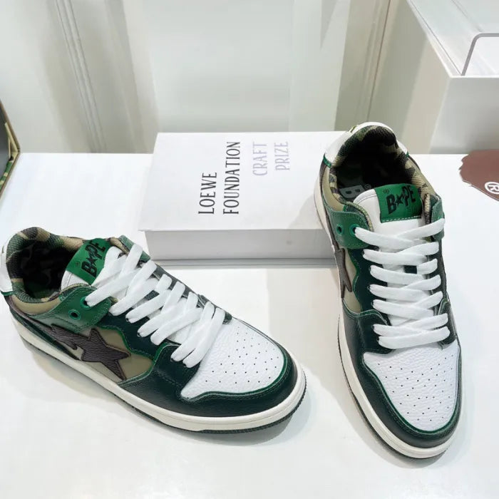 B - SNEAKERS
