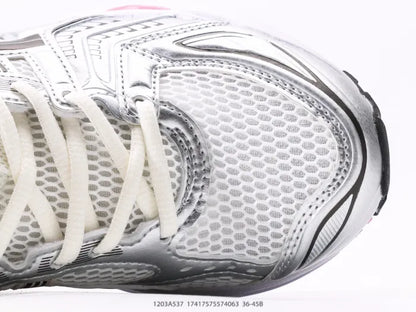 A - SNEAKERS