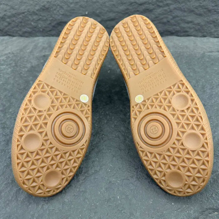 M - SNEAKERS