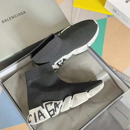 B - SNEAKERS