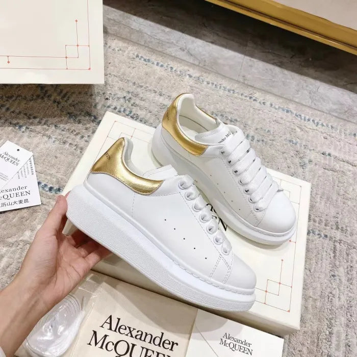 A - SNEAKERS