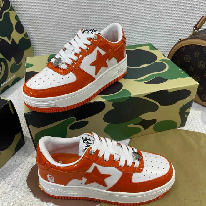 B - SNEAKERS