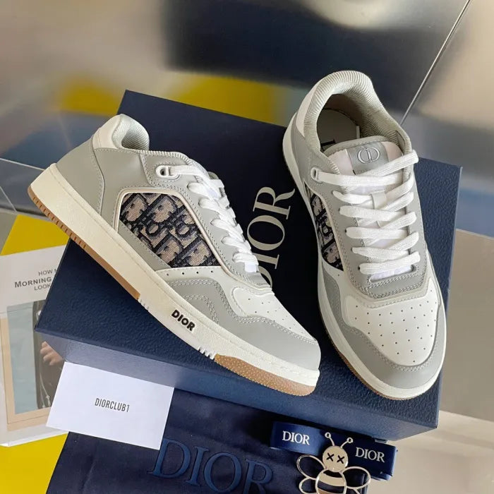 D - SNEAKERS