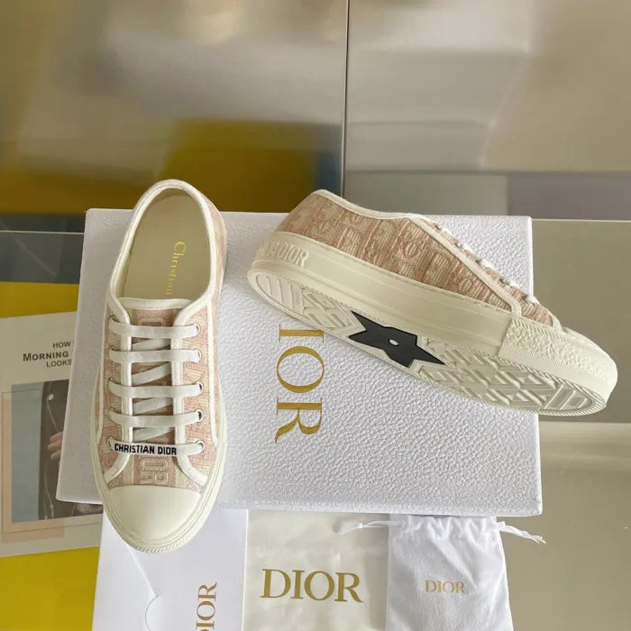 D - SNEAKERS