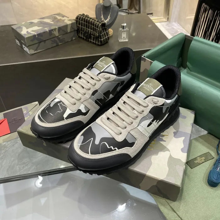V - SNEAKERS