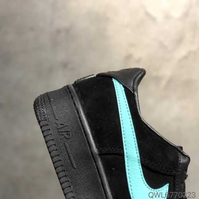 N - SNEAKERS