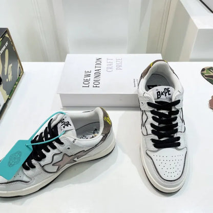 B - SNEAKERS