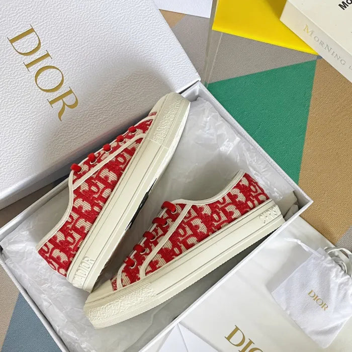D - SNEAKERS