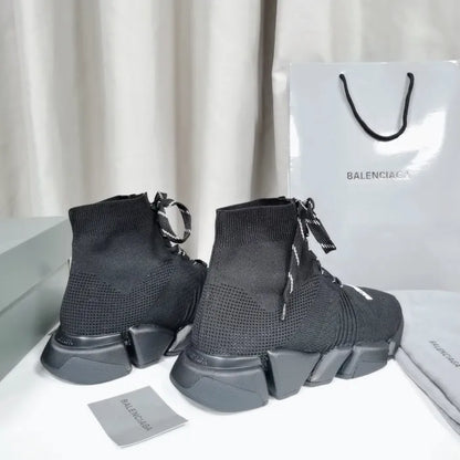 B - SNEAKERS